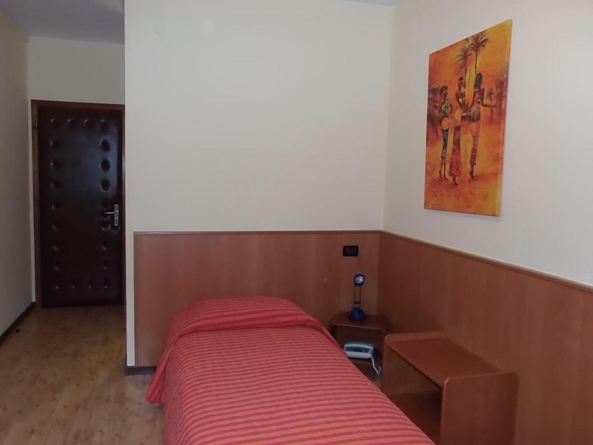 Hotel Vezzano Ruang foto