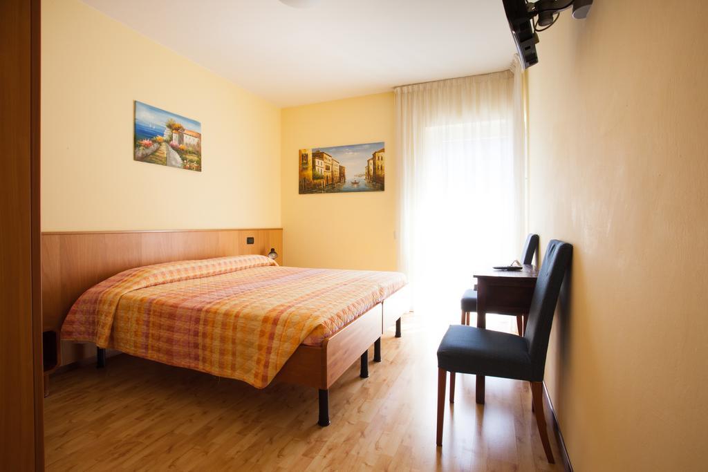 Hotel Vezzano Ruang foto