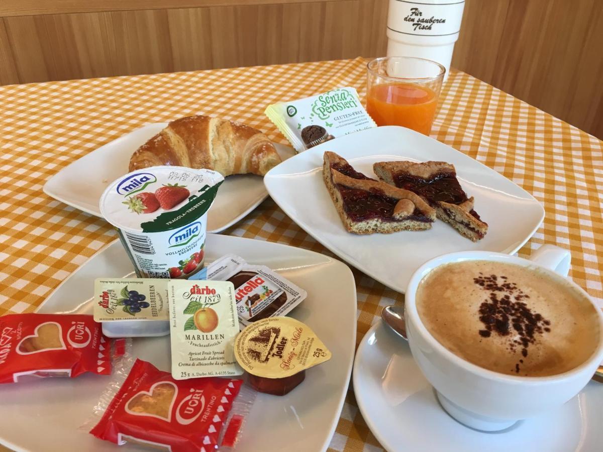 Hotel Vezzano Bagian luar foto